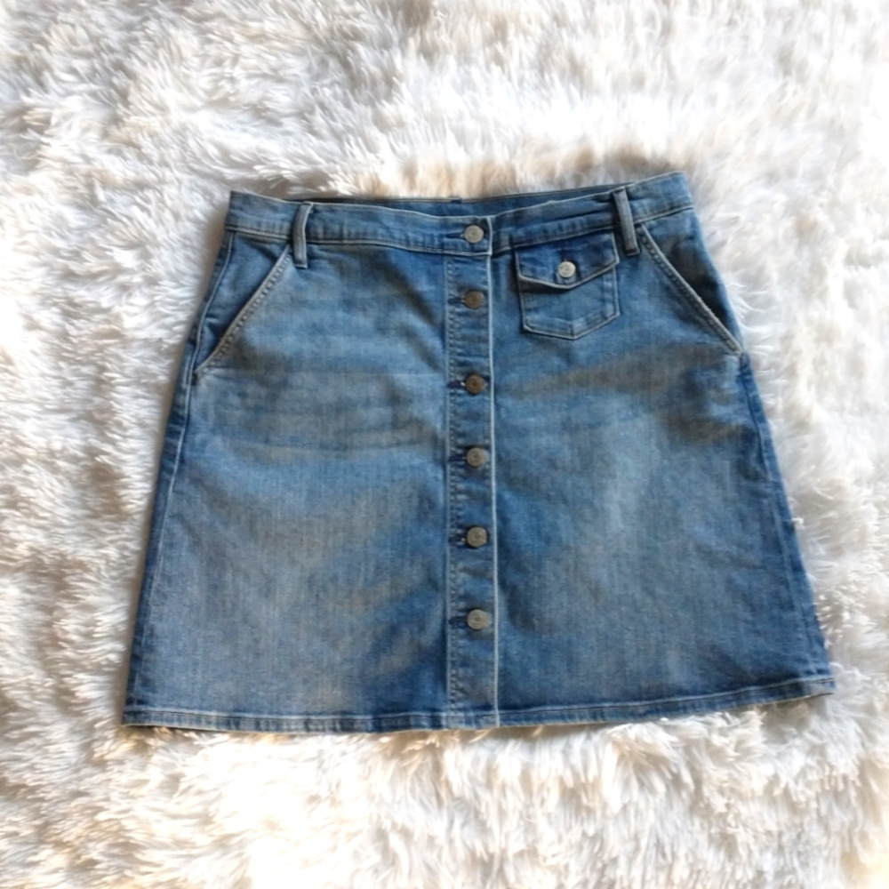 GAP 1969 denim button-up skirt